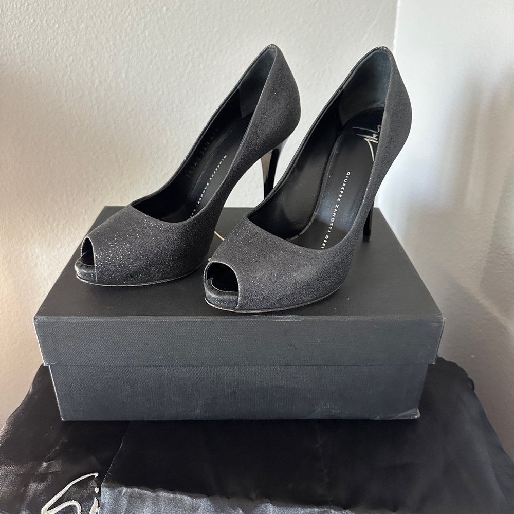 Giuseppe Zanotti Black Peep-Toe Heels